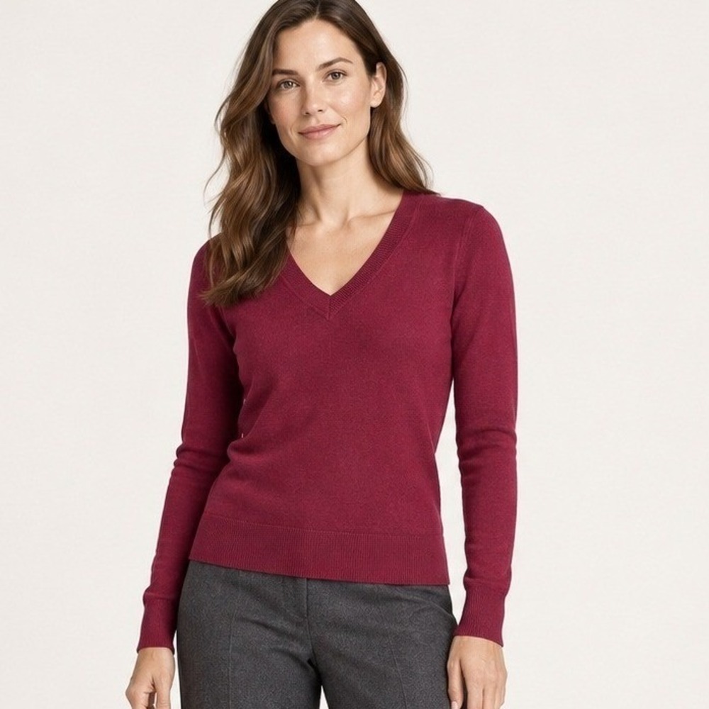 Banana Republic Women V-Neck Forever Sweater XS Burgundy Wine Knit Workwear